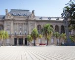 Ante el escenario dispar respecto a la aceptación o el rechazo a la oferta de aumento salarial presentado por el gobierno de Santa Fe, la administración provincial resolvió trasladar el incremento propuesto a todos los sectores.