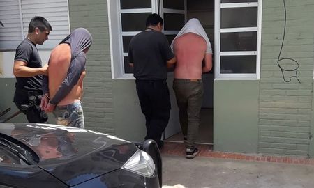 La banda está integrada por tres hombres y una mujer. Todos con domicilio en la provincia de Córdoba. La banda está integrada por tres hombres y una mujer. Todos con domicilio en la provincia de Córdoba.