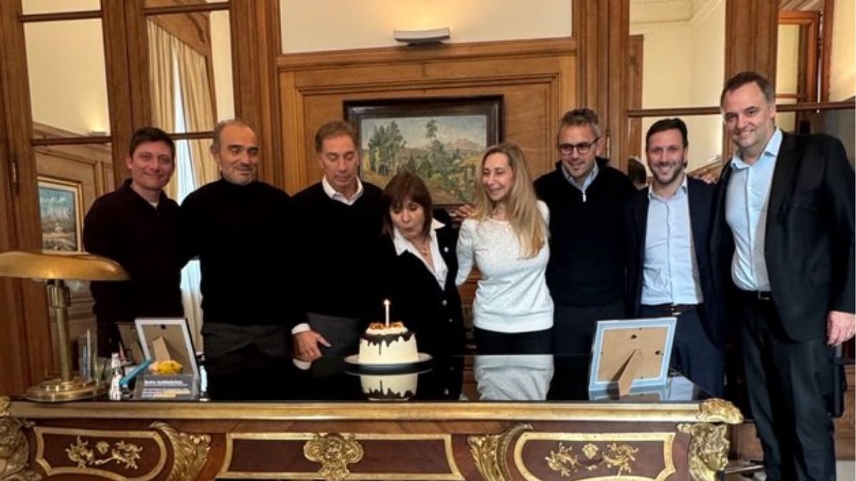 La secretaria general de la Presidencia, Karina Milei, publicó una foto de la mesa política del Gobierno nacional para saludar a Patricia Bullrich por su cumpleaños