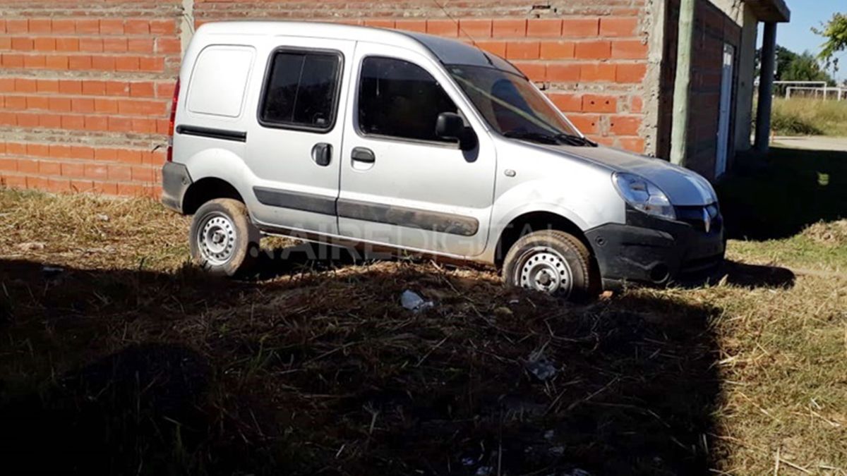 La camioneta en la que circulaba el mandatario comunal.
