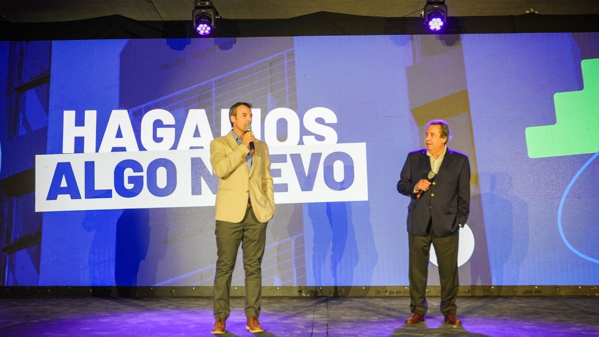 Pilay inauguró el Paseo del Molino, un espacio urbano renovado para la ciudad de Santa Fe. Pilay inauguró el Paseo del Molino, un espacio urbano renovado para la ciudad de Santa Fe.