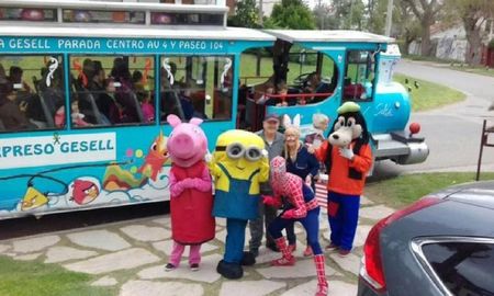 El trencito de la alegría chocó a una camioneta: cómo están Spiderman, Pluto y Mickey El trencito de la alegría chocó a una camioneta: cómo están Spiderman, Pluto y Mickey