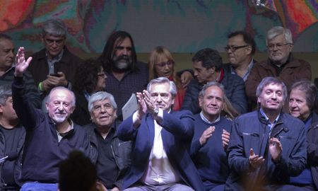 Las dos CTA respaldaron el DNU sobre telecomunicaciones firmado por el presidente Fernández. Las dos CTA respaldaron el DNU sobre telecomunicaciones firmado por el presidente Fernández.