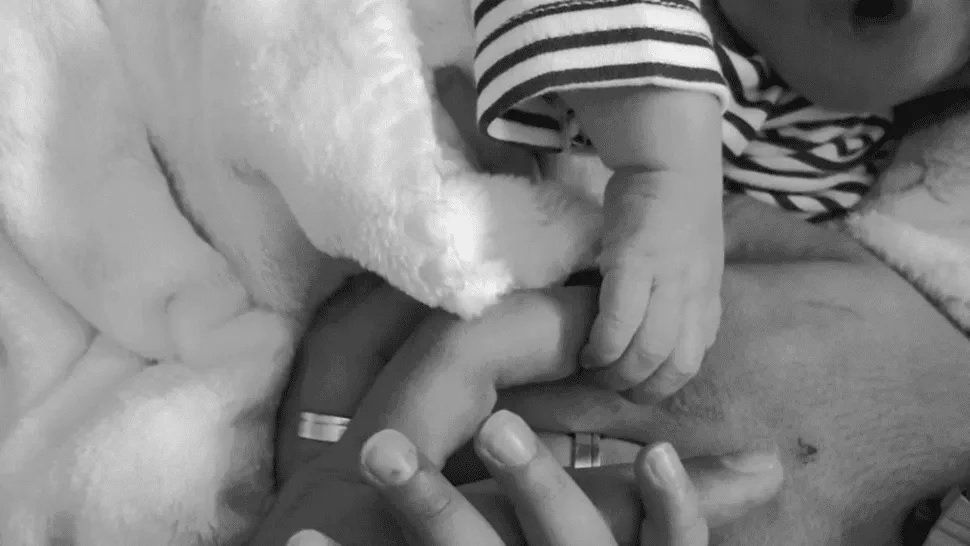 Publican la primera foto de Rodrigo, el bebé sin rostro