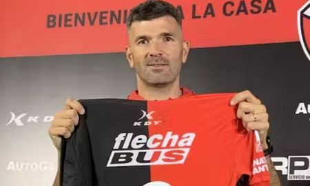 El Puma Emmanuel Gigliotti, de último paso por Colón, contó el momento que le tocó pasar en medio de su carrera profesional. El Puma Emmanuel Gigliotti, de último paso por Colón, contó el momento que le tocó pasar en medio de su carrera profesional.