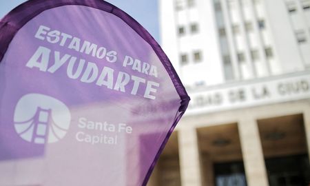 La Municipalidad de Santa Fe continúa brindando acompañamiento y asesoramiento a personas que atraviesan situaciones de violencia de género. La Municipalidad de Santa Fe continúa brindando acompañamiento y asesoramiento a personas que atraviesan situaciones de violencia de género.