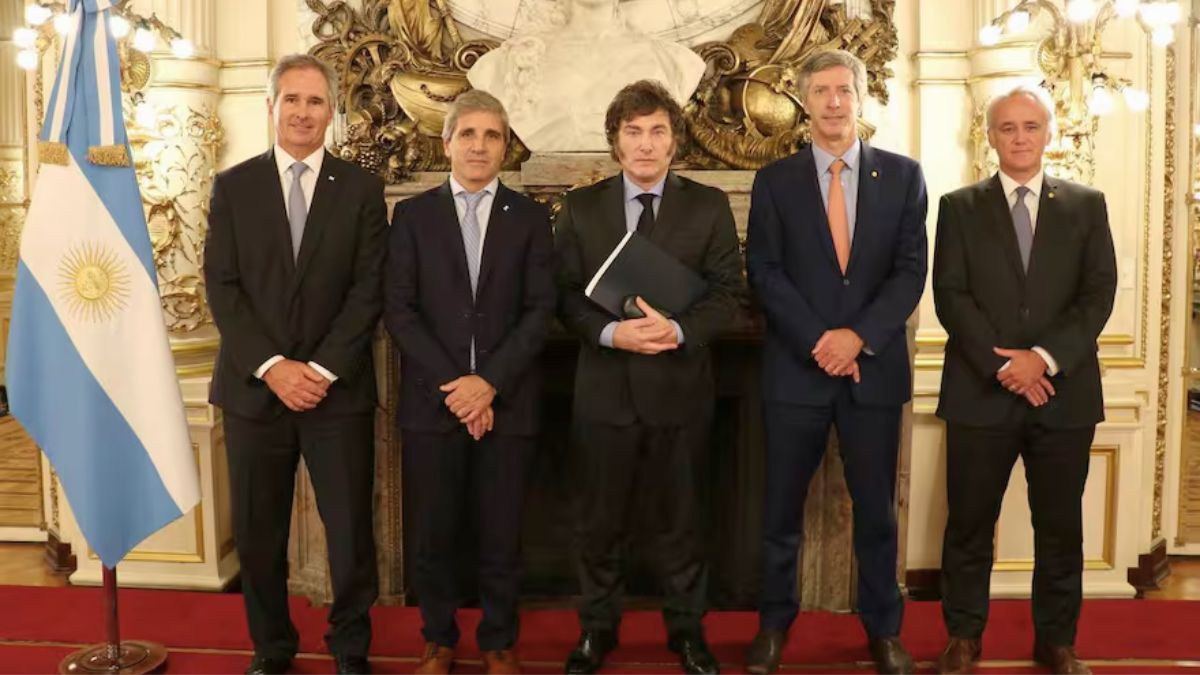 El presidente Javier Milei estuvo acompañado por el ministro de Economía