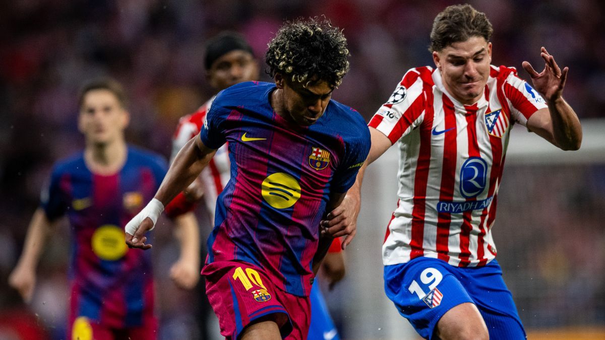 Atlético de Madrid perdió 2 a 1 pero clasificó con un global de 3 a 2 en su favor. Atlético de Madrid perdió 2 a 1 pero clasificó con un global de 3 a 2 en su favor.