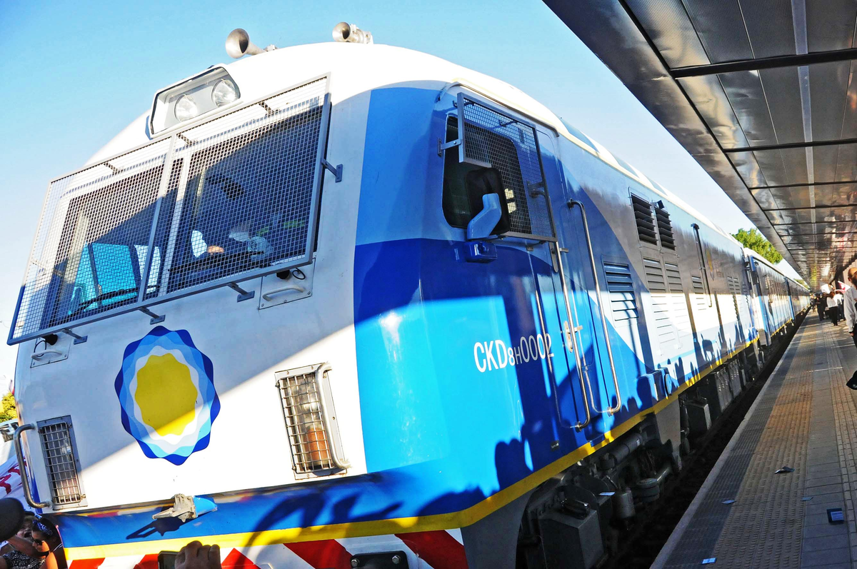 Desde las estaciones sur y norte de la ciudad de Rosario, se puede llegar sin problemas a Córdoba capital con un bajo costo. Desde las estaciones sur y norte de la ciudad de Rosario, se puede llegar sin problemas a Córdoba capital con un bajo costo.