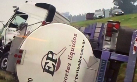 Los testigos del hecho informaron que el camión se había cruzado de carril previo al choque fatal. Se investigan las causas. Los testigos del hecho informaron que el camión se había cruzado de carril previo al choque fatal. Se investigan las causas.