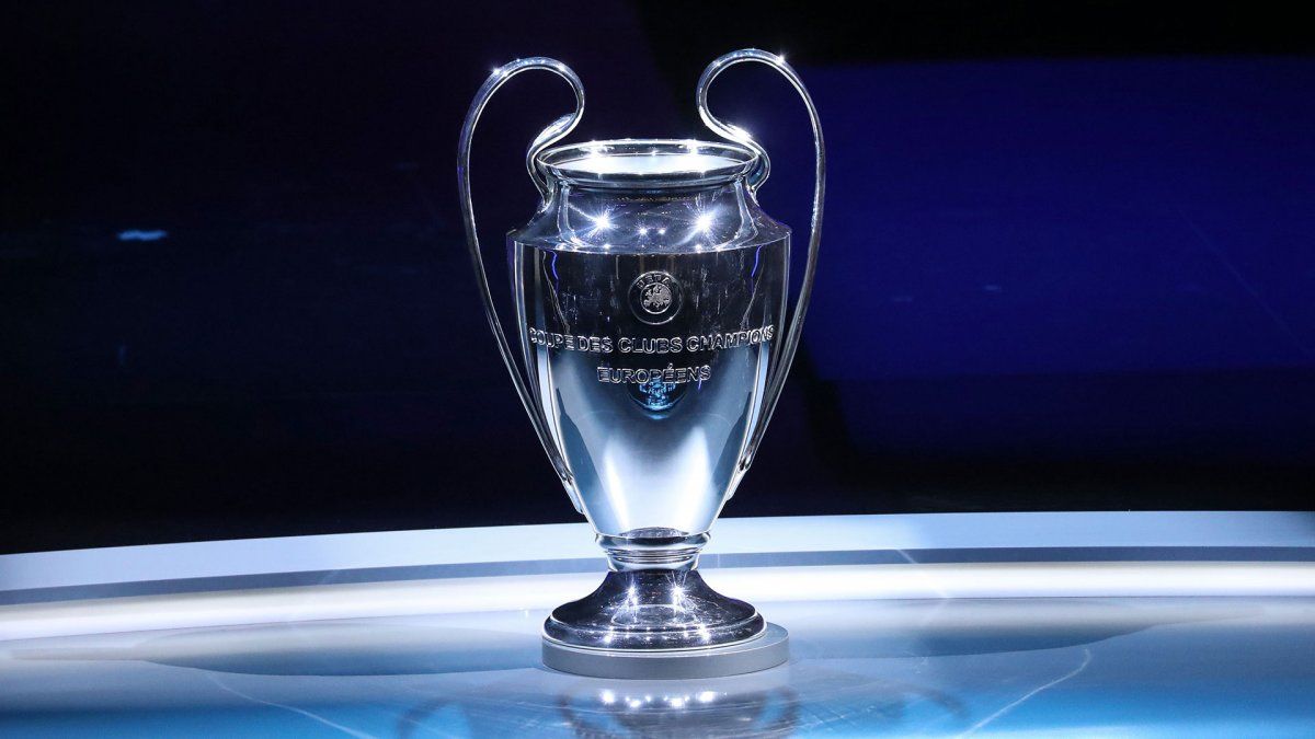 Se sortearon los cruces de la UEFA Champions League que retornar&aacute; con sede &uacute;nica para su finalizaci&oacute;n.