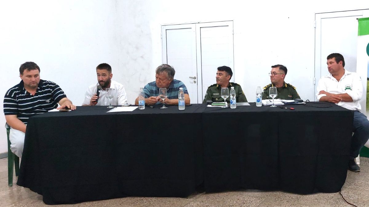 Al encuentro asistieron representantes de la justicia, legisladores, intendentes y representantes de las sociedades rurales de la región. Al encuentro asistieron representantes de la justicia, legisladores, intendentes y representantes de las sociedades rurales de la región.
