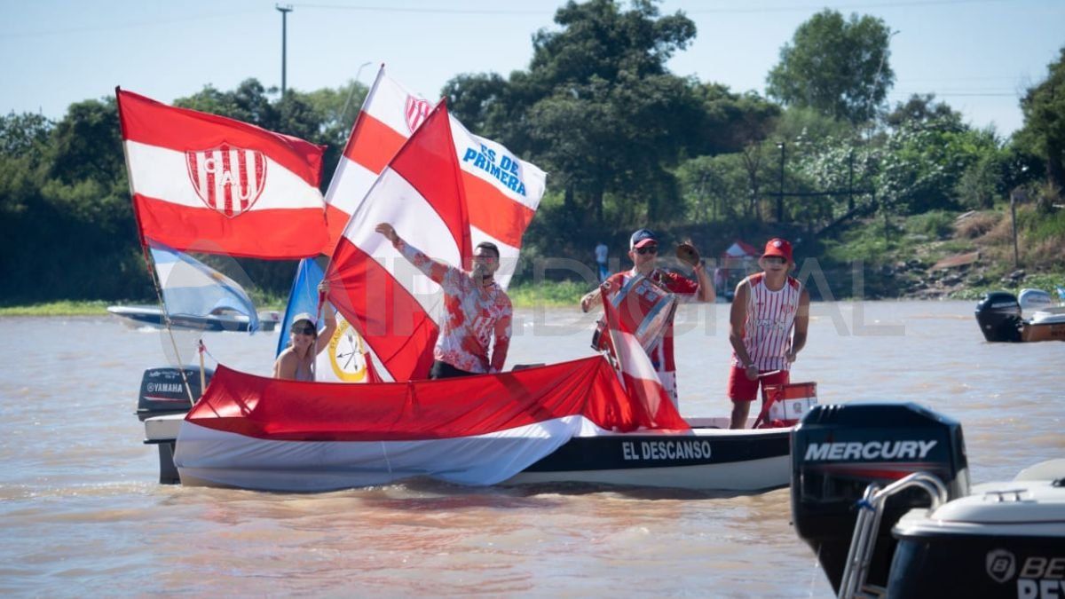 Los hinchas de Unión, le agregaron color a la jornada. Los hinchas de Unión, le agregaron color a la jornada.