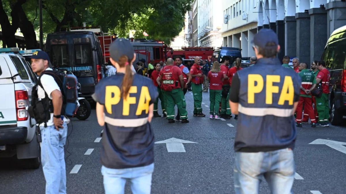 La explosi&oacute;n del paquete bomba ocasion&oacute; la evacuaci&oacute;n total del edificio.