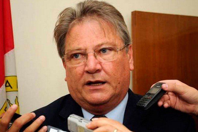 Fascendini sobre los docentes: “Prácticamente no hay otra oferta para realizar”