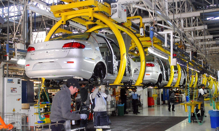 En junio las terminales automotrices continuaron profundizando la crisis del sector. En junio las terminales automotrices continuaron profundizando la crisis del sector.