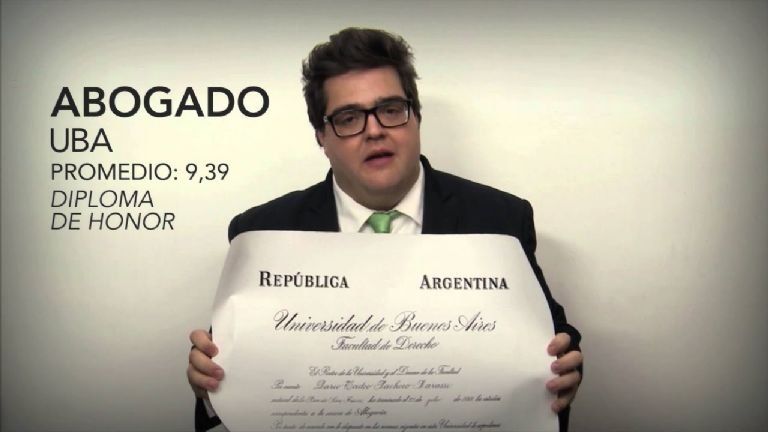 Darío Barassi se recibió de abogado especializado en Derecho Económico y Empresarial en la UBA.