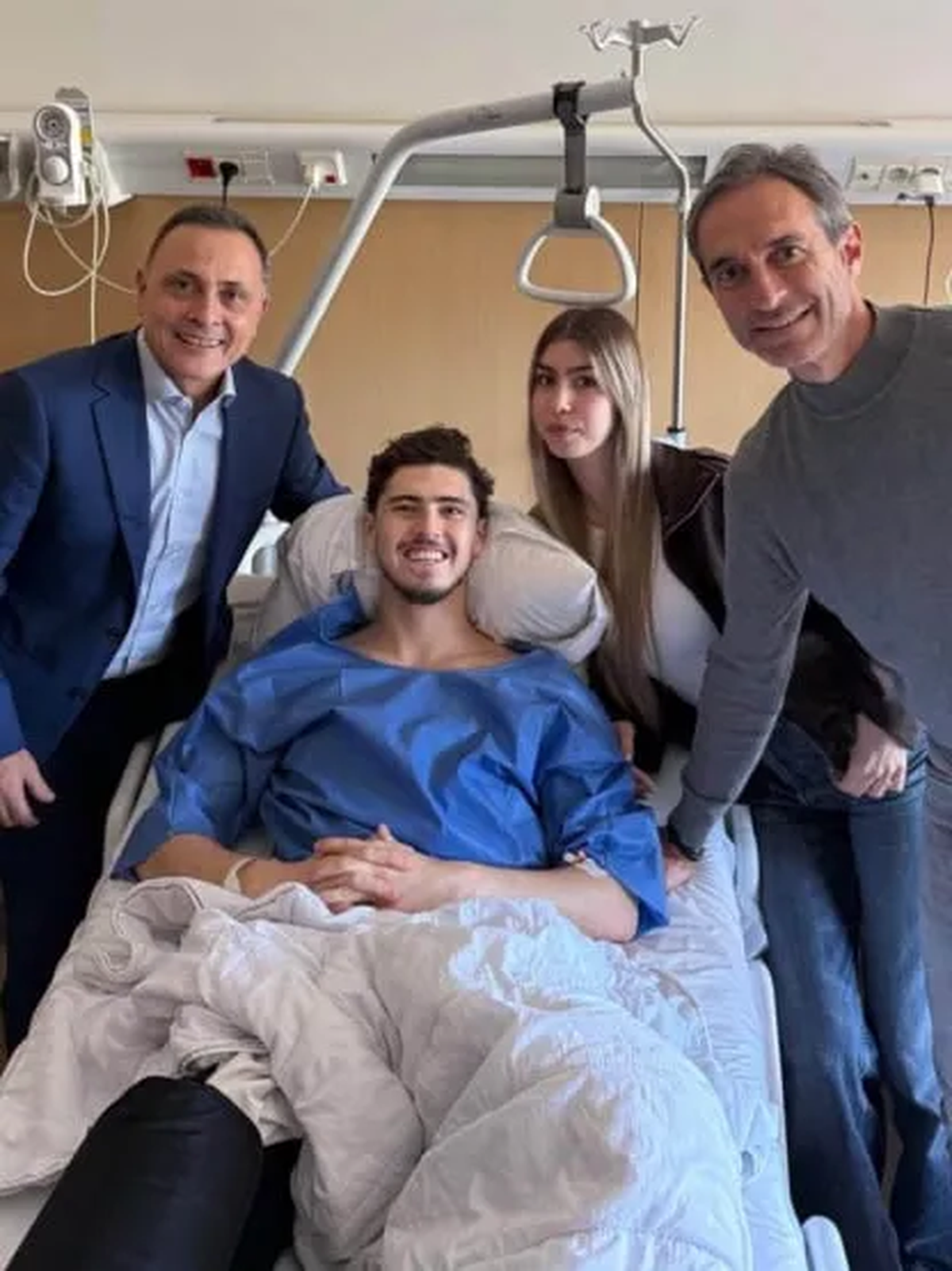 Joaquín Panichelli sufrió una rotura del ligamento cruzado anterior de la rodilla derecha en una práctica con la Selección. Joaquín Panichelli sufrió una rotura del ligamento cruzado anterior de la rodilla derecha en una práctica con la Selección.