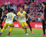 Rosario Central demolió a Colón en Santa Fe al vencerlo por 4-1 en el Cementerio de los Elefantes. Marco Ruben, con tres goles, fue la gran figura del partido. Rosario Central demolió a Colón en Santa Fe al vencerlo por 4-1 en el Cementerio de los Elefantes. Marco Ruben, con tres goles, fue la gran figura del partido.