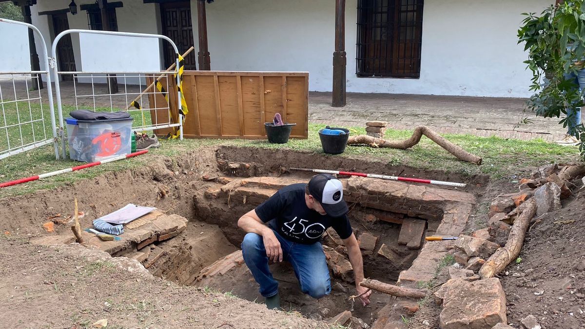 El hallazgo se produjo en el patio del Museo Histórico Provincial.