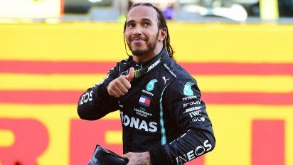Con Ferrari lejos del podio en su carrera 1000, Hamilton venció en Mugello