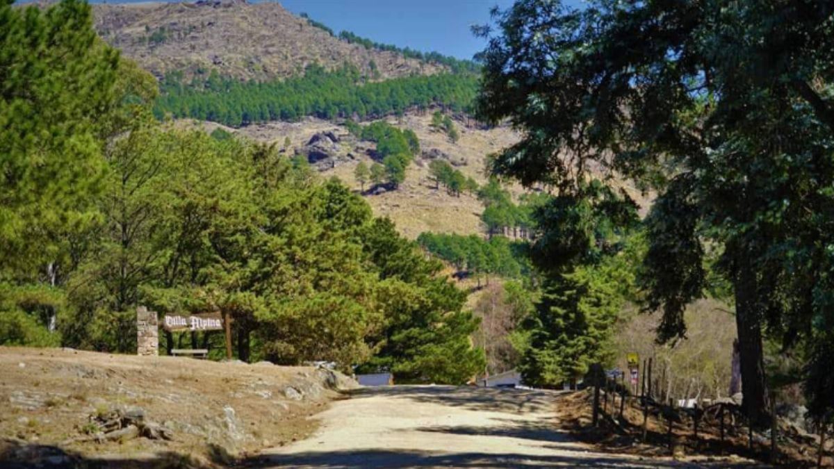Escapada de finde largo a Córdoba: el pueblo que te sorprenderá a los pies del cerro más alto