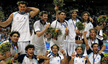 La generación dorada del básquet argentino vuelve a las canchas el 2 de noviembre en el Parque Roca de la ciudad de Buenos Aires. La generación dorada del básquet argentino vuelve a las canchas el 2 de noviembre en el Parque Roca de la ciudad de Buenos Aires.