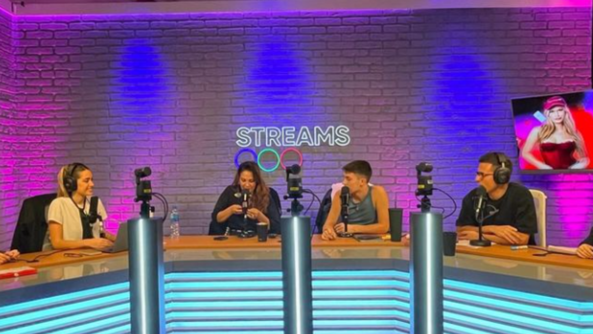 Juan Otero conduce el programa de streaming Te Pido Mildis. Juan Otero conduce el programa de streaming Te Pido Mildis.