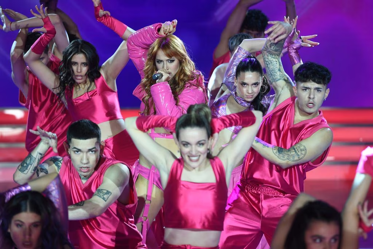 Flor Vigna cantó en la apertura del Bailando 2023. Flor Vigna cantó en la apertura del Bailando 2023.