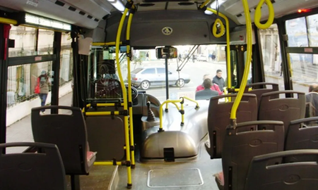 Los choferes de colectivos pararán en las líneas que no abonen el sueldo el cuarto día hábil de diciembre. Los choferes de colectivos pararán en las líneas que no abonen el sueldo el cuarto día hábil de diciembre.