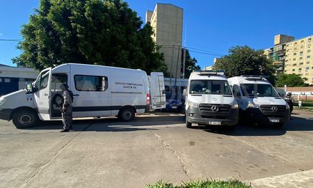 sigue el traslado de presos: llevaron detenidos en dos comisarias hacia las flores sigue el traslado de presos: llevaron detenidos en dos comisarias hacia las flores
