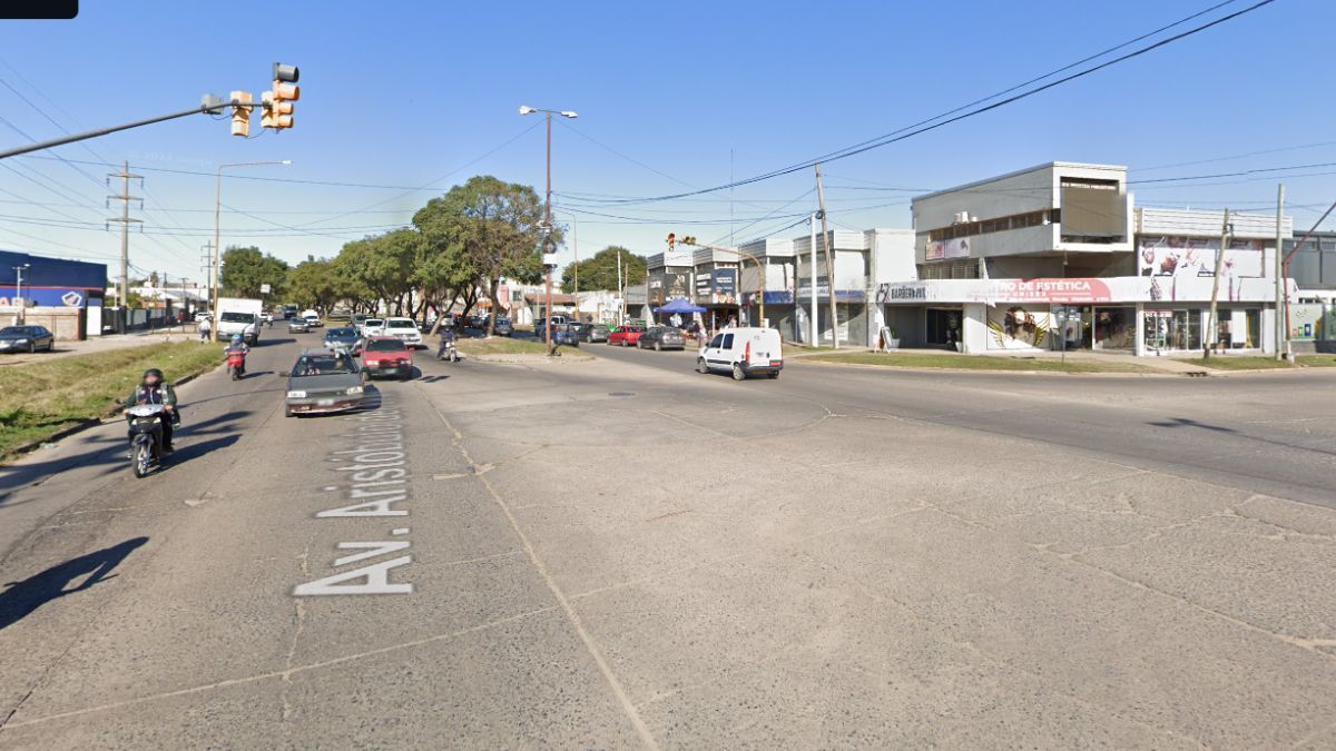 Dos hombres y una menor fueron detenidos en el norte de la ciudad de Santa Fe tras robar jaulas de una veterinaria.