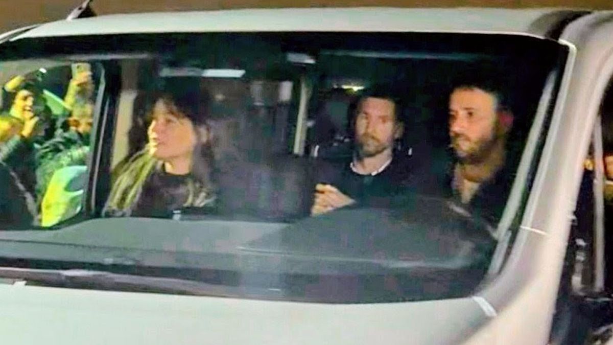 Lionel Messi llegó este martes pasadas las 6 a Rosario.