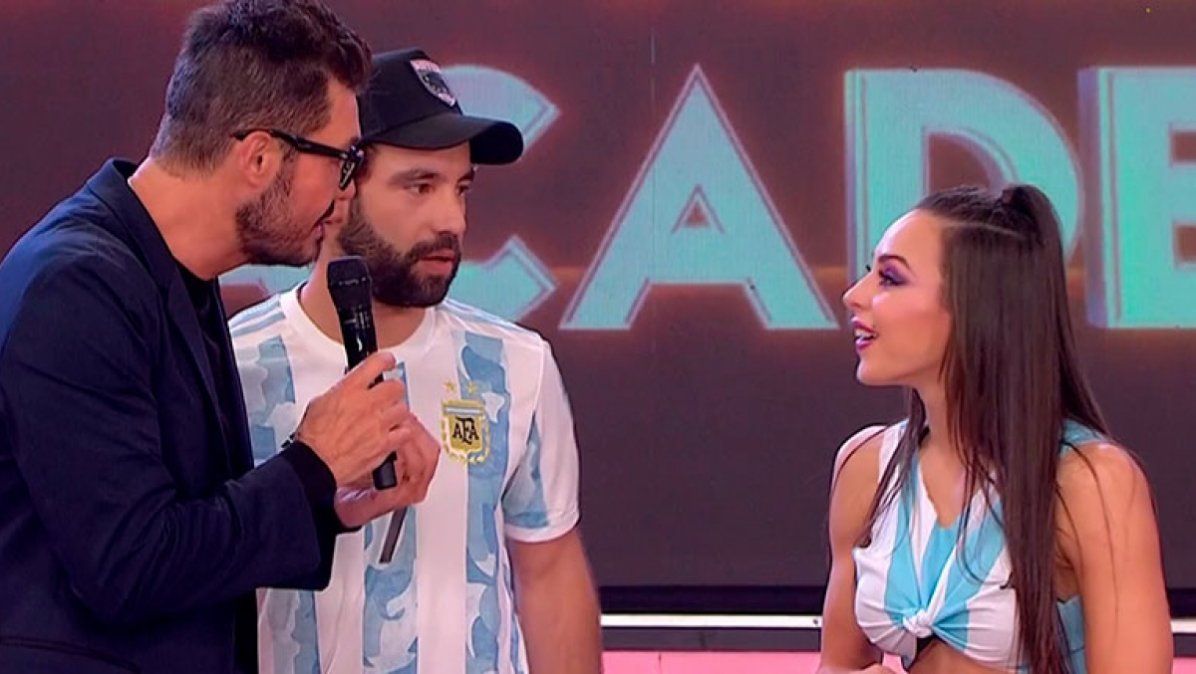 Luego de que Cachete Sierra le contara a Juana Viale cómo fue su primer beso con Fiorella Giménez