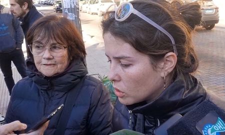 La mamá y hermana de Nicolás D.G., hablaron con la prensa tras la resolución absolutoria. La mamá y hermana de Nicolás D.G., hablaron con la prensa tras la resolución absolutoria.
