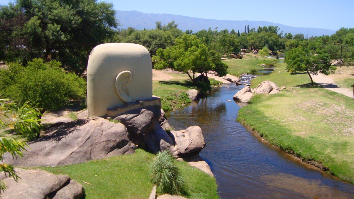 Villa Dolores es una parada obligatoria para quienes desean vacacionar en la naturaleza. Villa Dolores es una parada obligatoria para quienes desean vacacionar en la naturaleza.