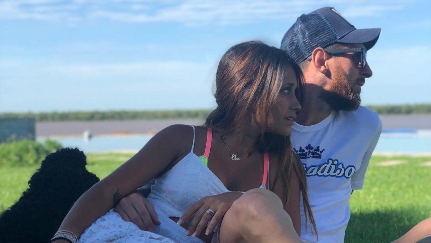 Messi y Antonela esperan relajados el 2019