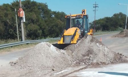 colastine sur: continua la reparacion del puente de acceso al barrio colastine sur: continua la reparacion del puente de acceso al barrio