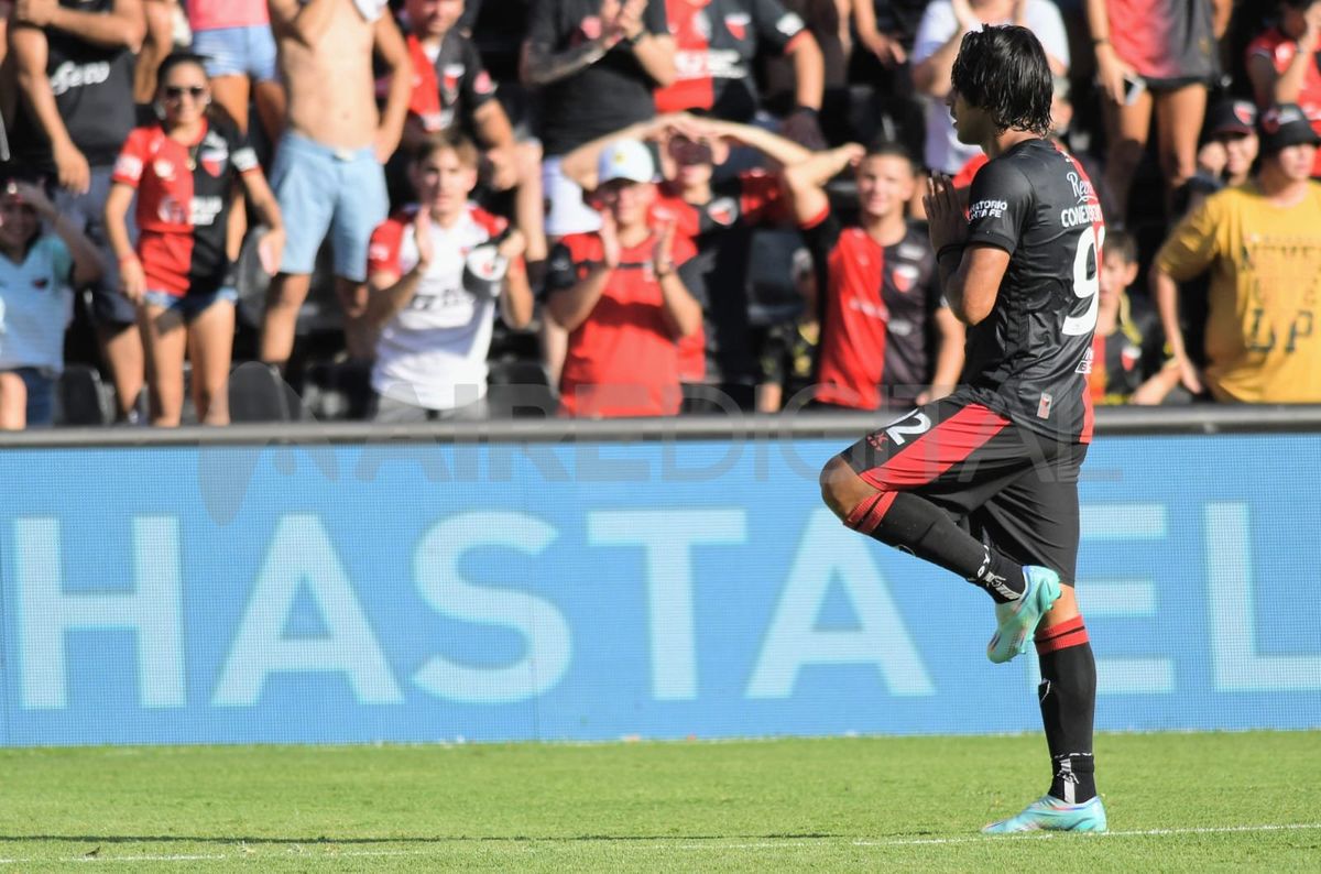 Jorge Benítez puso el 1-1 entre Colón y Huracán con un frentazo que venció la floja resistencia de Nicolás Campisi