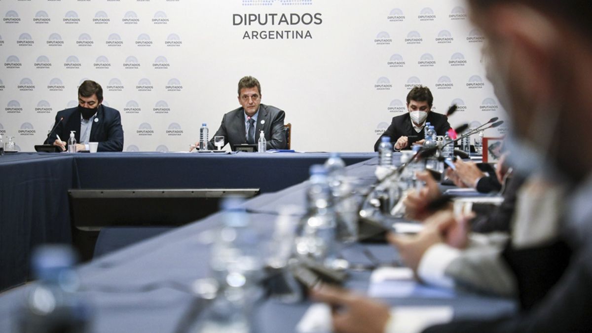 Al abrir la reunión, el presidente de la Cámara baja, Sergio Massa, pidió a la oposición buscar "certezas y no agregar más miedo".