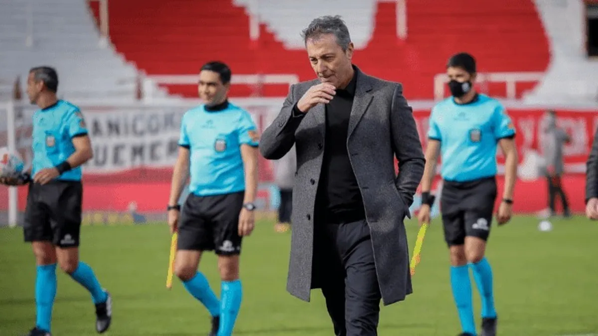 Frank Darío Kudelka está a un paso de regresar a Huracán para tener su tercer ciclo en el club. Frank Darío Kudelka está a un paso de regresar a Huracán para tener su tercer ciclo en el club.