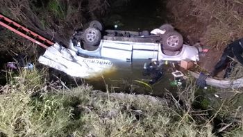 Tragedia en la Ruta Nacional 33: una mujer y una nena de 4 años murieron en un vuelco