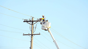 Tragedia en Pujato: dos empleados municipales murieron electrocutados mientras colocaban un poste