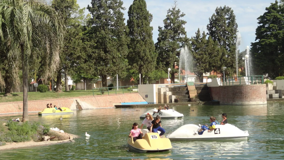 Escapada low cost a Esperanza, el destino perfecto, con un maravilloso lago para descansar. Escapada low cost a Esperanza, el destino perfecto, con un maravilloso lago para descansar.