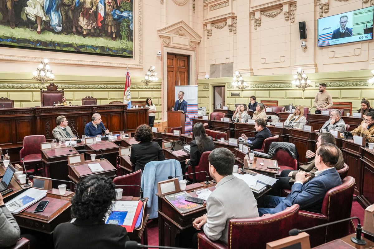 La comisión de Poder Legislativo y Poder Ejecutivo de la Convención del 25 –encargada del proceso de reforma constitucional en Santa Fe- volverá a reunirse este jueves.