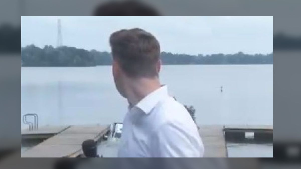 El joven periodista quedó atónito ante lo que sucedía a sus espaldas.&nbsp;