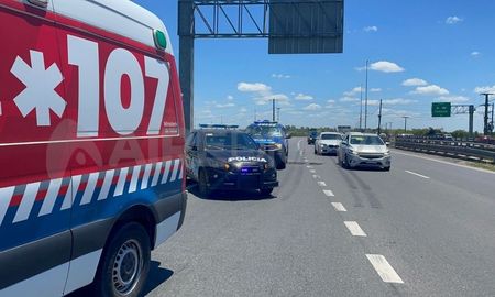 Ocurrió este sábado en el ingreso a Circunvalación Oeste por la Autopista Rosario - Santa Fe. Ocurrió este sábado en el ingreso a Circunvalación Oeste por la Autopista Rosario - Santa Fe.