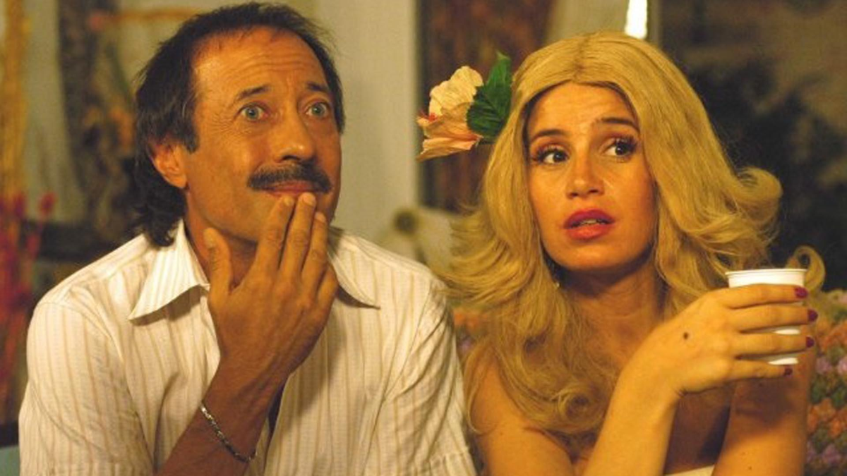 Pepe Argento y Moni Argento en una de las tantas escenas de discusiones matrimoniales en el living.