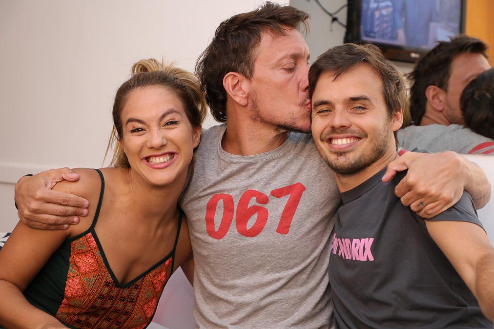 Nicolás Vázquez sorprendió a Flor Vigna arriba del escenario