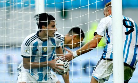 Federico Redondo marcó el 3 a 3 en la última jugada del partido ante Paraguay y sigue con vida. Federico Redondo marcó el 3 a 3 en la última jugada del partido ante Paraguay y sigue con vida.